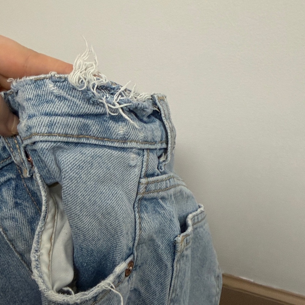 Zara Distressed Light Blue Jeans - Picture 10 of 10